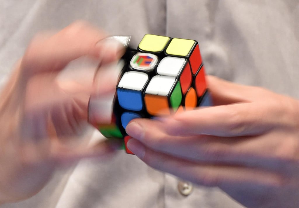 32525464