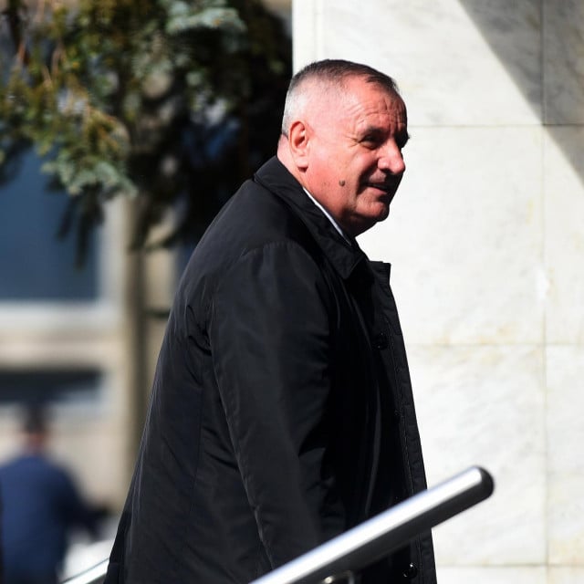 <p>&Scaron;ef osiguranja biv&scaron;eg premijera &nbsp;Republike Srpske&nbsp;Radovana Vi&scaron;kovića osumnjičen je za &scaron;verc kokaina&nbsp;</p>