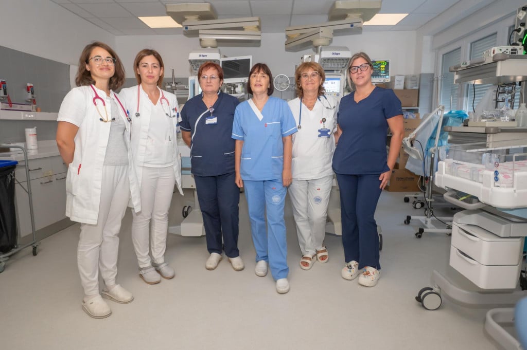 <p>Liječnice i sestre na zadarskoj Neonatologiji</p>