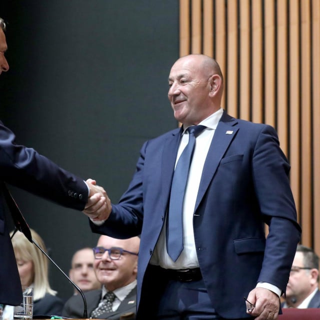 <p>Te&scaron;ke riječi upućene su u Saboru nakon izlaganja ministra Medveda&nbsp;&nbsp;<br>
&nbsp;<br>
&nbsp;</p>