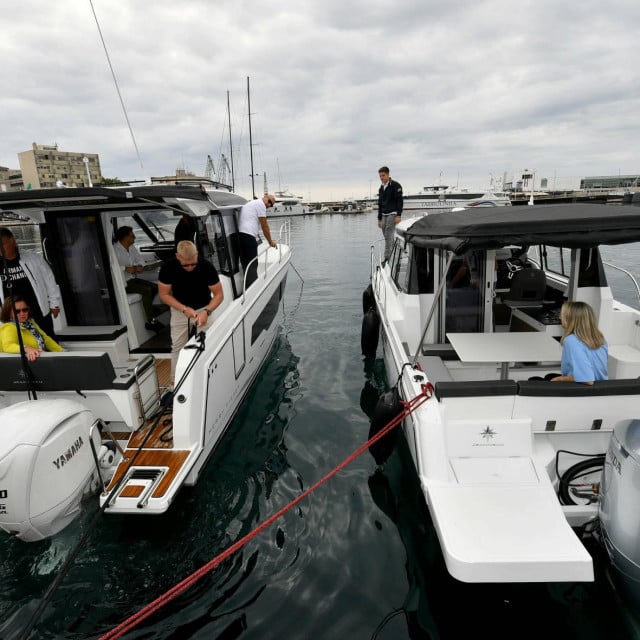 <p>Rijeka, 240926.<br>
Gat Karoline Rijecke.<br>
42. izdanje sajma nautike Rijeka Boat Show koji se ove godine odrzava pod motom Grad je luka - luka je grad otvoren je na Gatu Karoline Rijecke, a traje do 26. rujna. Na sajmu izlaze 100 izlagaca.<br>