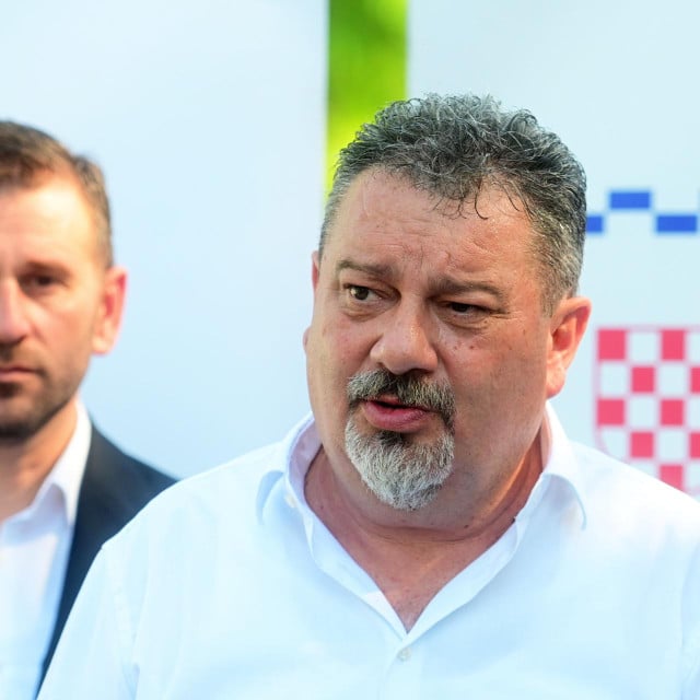 <p>Ivica Perić, direktor Vodovoda i Tomislav &Scaron;uta</p>