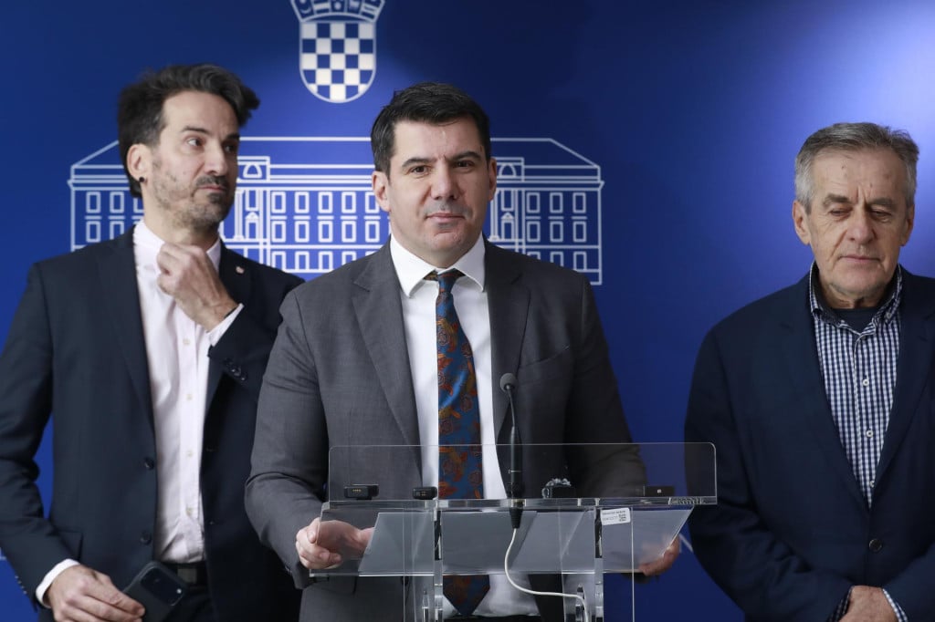 <p>Marin Miletić, Nikola Grmoja, Josip Jurčević</p>