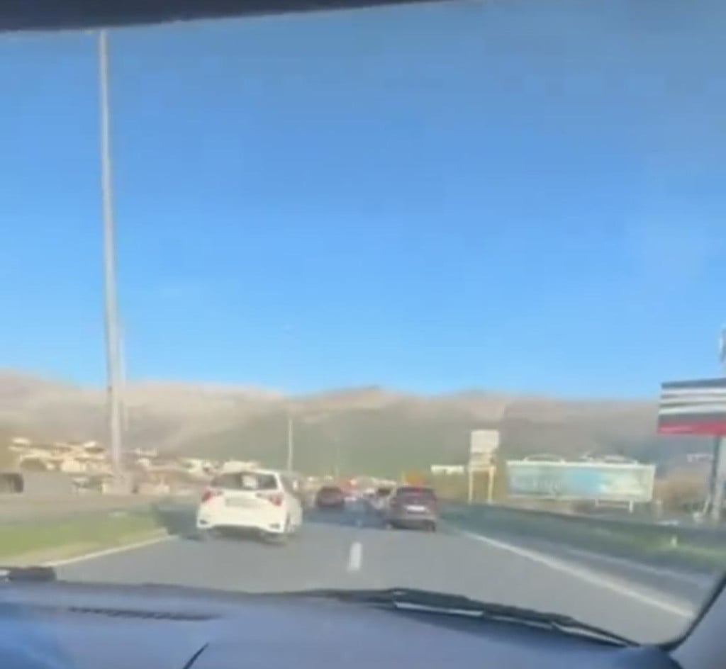 <p>Luđačka vožnja kraj Stobreča</p>