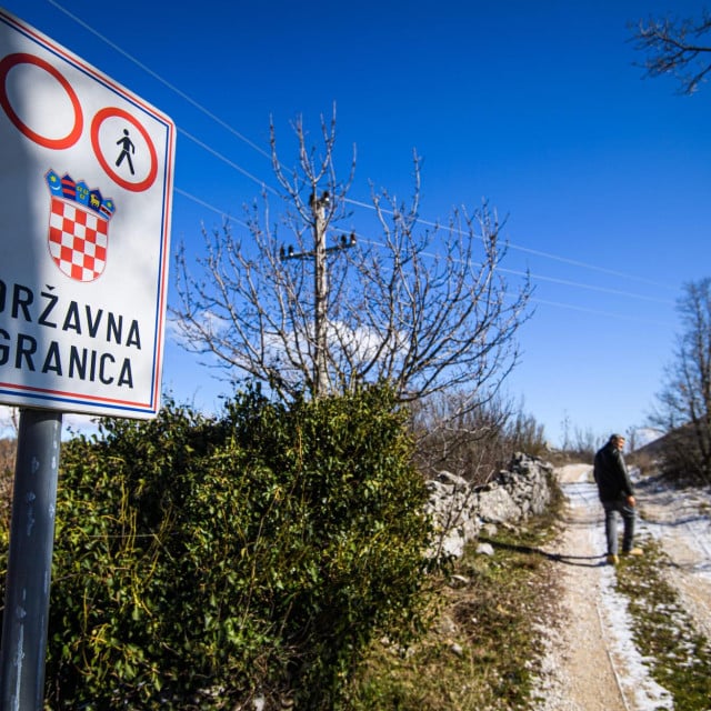 <p>Selo Mijaca nalazi se na samoj granici RH i BiH</p>