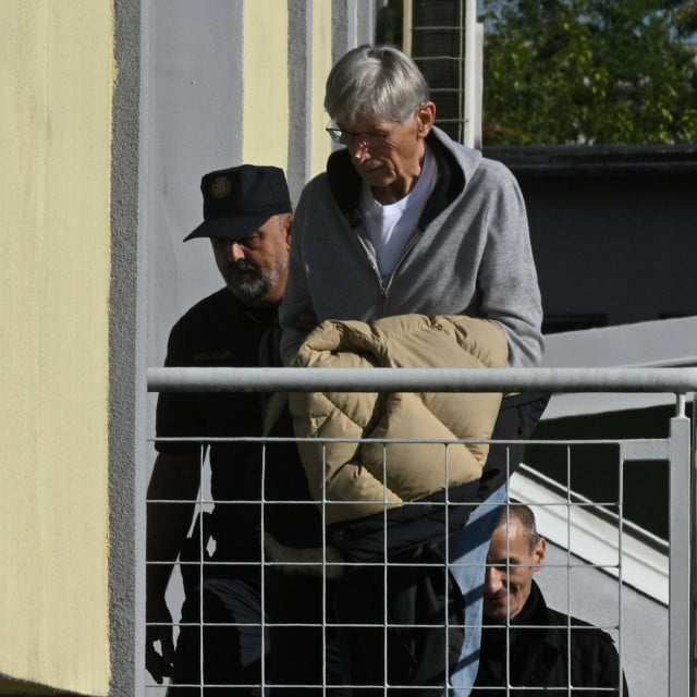 <p>Tomislav Horvatinčić i njegov odvjetnik Fran Olujic dovedeni na ispitivanje u prostorije Općinskog kaznenog državnog odvjetni&scaron;tva.<br>
&nbsp;</p>
