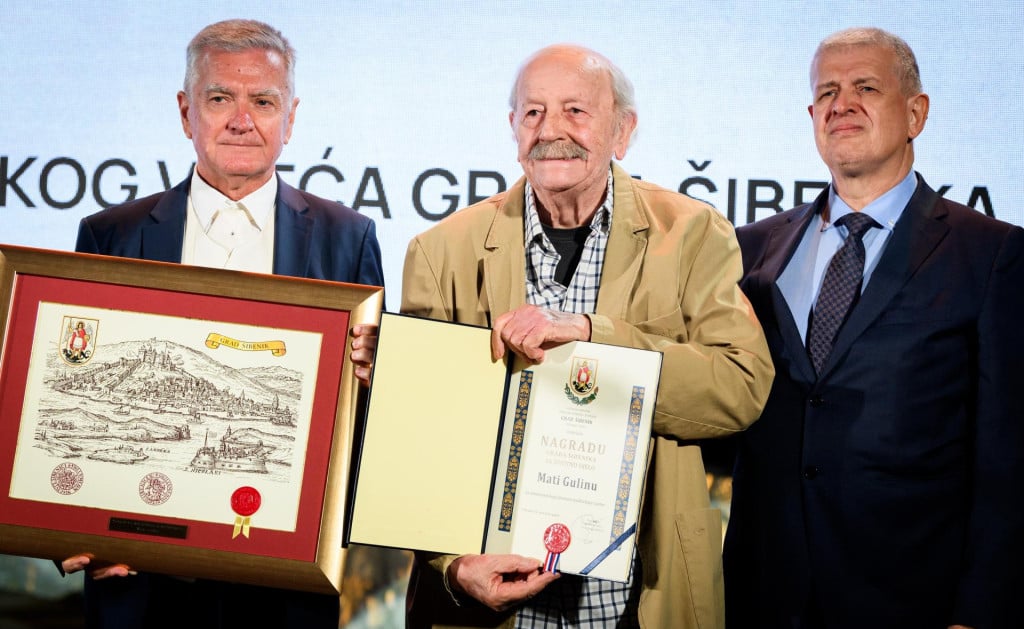 <p>Glumac Mate Gulin dobio je nagradu zab životno djelo</p>