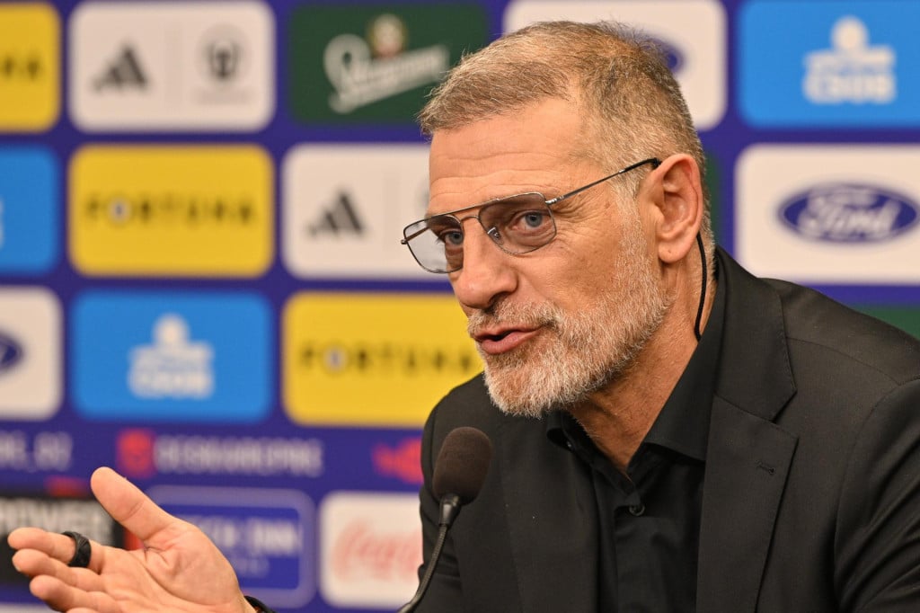 <p>Bilić ima jako puno posla</p>