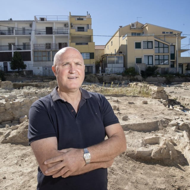 <p>Investitor Ivan Skejić: Uloženo je 2,2 milijuna eura u arheologiju</p>