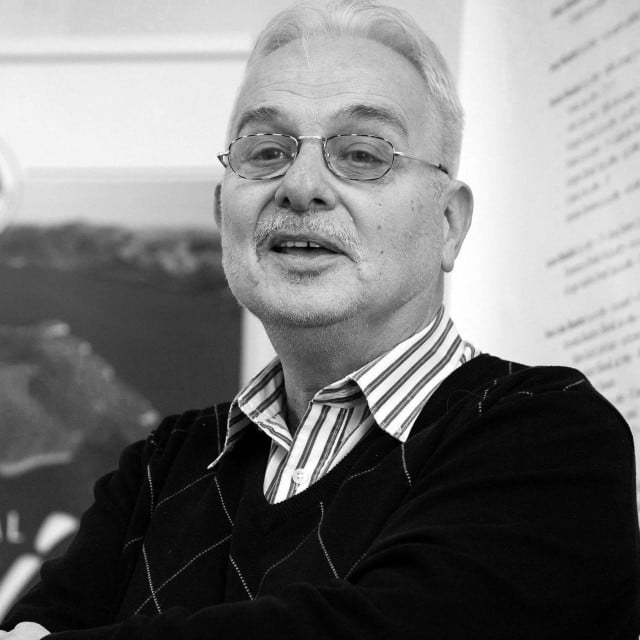 <p>Sa&scaron;a Lukić</p>