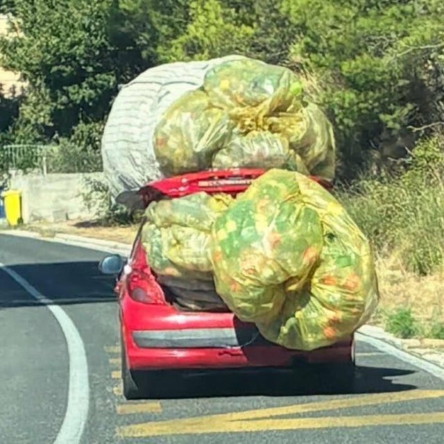 32577025