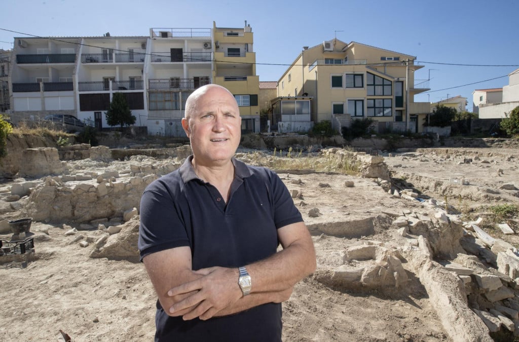 <p>Investitor Ivan Skejić: Uloženo je 2,2 milijuna eura u arheologiju</p>