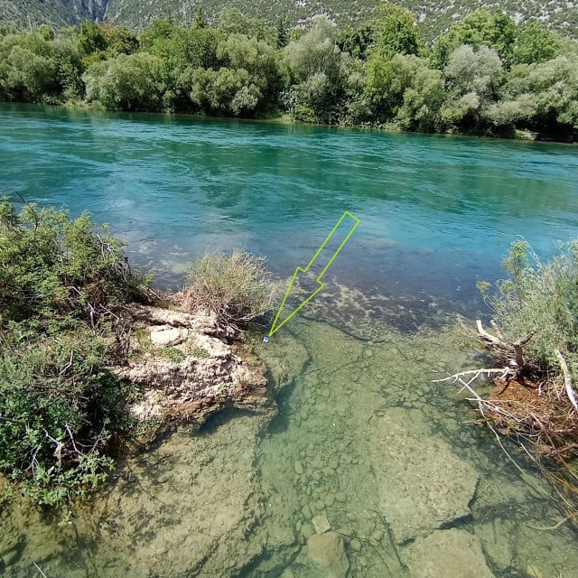 <p>GPS oda&scaron;iljač u Neretvi kod Mostara</p>