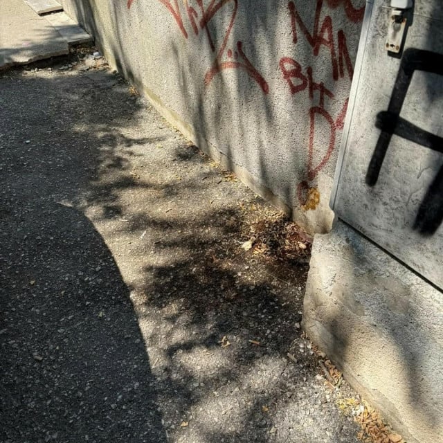 32587648