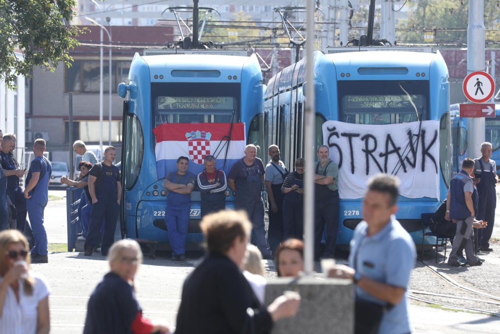 <p>U javnom sektoru ne mora&scaron; se pla&scaron;iti bankrota niti otkaza, a svaki prekovremeni sat uredno se zaračunava</p>