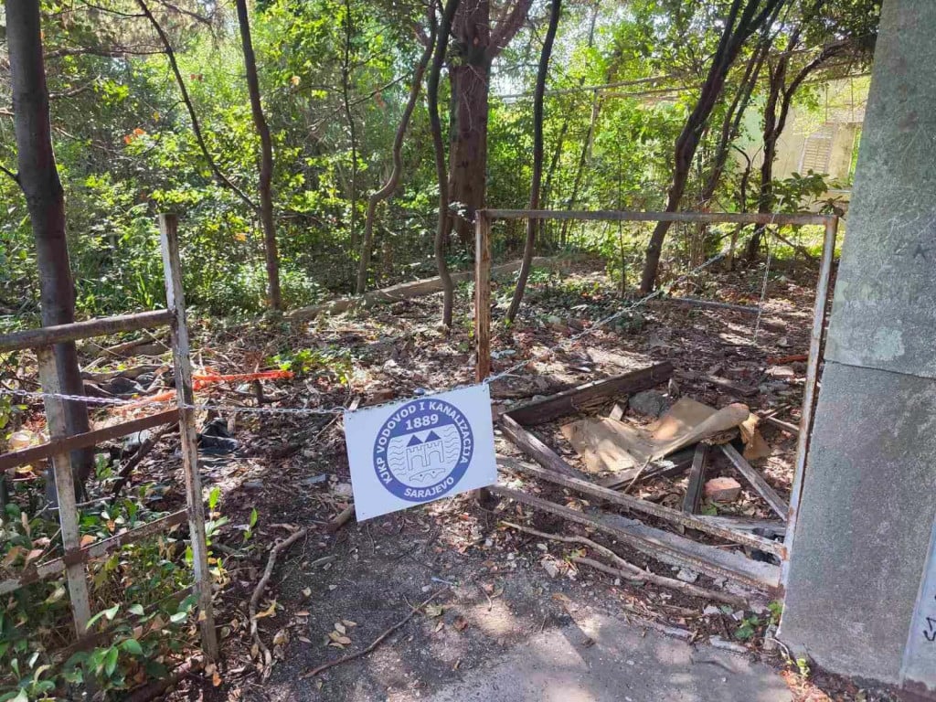 <p>ViK Sarajevo u&scaron;lo u posjed ljetovali&scaron;ta u Srebrenome</p>