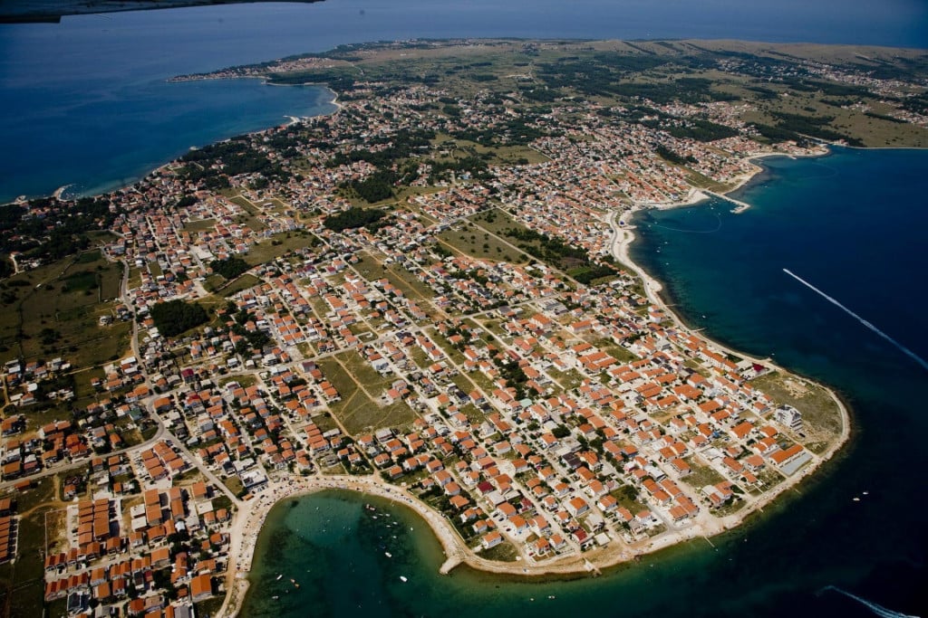 <p>Panorama otoka Vira</p>