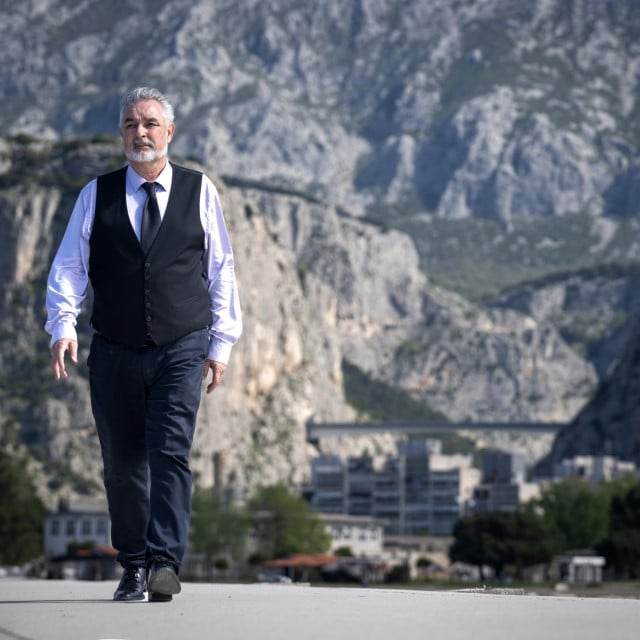 <p>Zvonko Močić, omi&scaron;ki gradonačelnik, mudro je o svemu odlučio biti suzdržan</p>