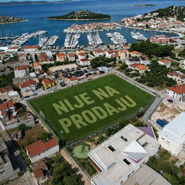 <p>Veliki spor oko vlasni&scaron;tva nad nogometnim igrali&scaron;tem u Tribunju</p>