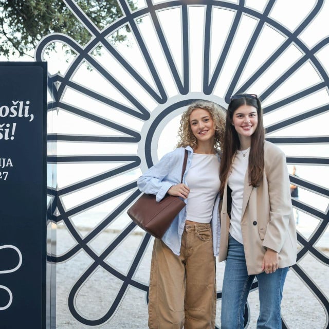 <p>Doček studenata u Zadru</p>