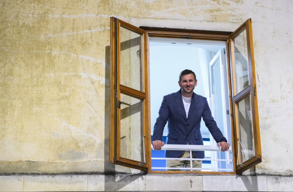 <p>Tomislav &Scaron;uta je prije izbora prespavao u centru grada i obećao revitalizaciju...</p>