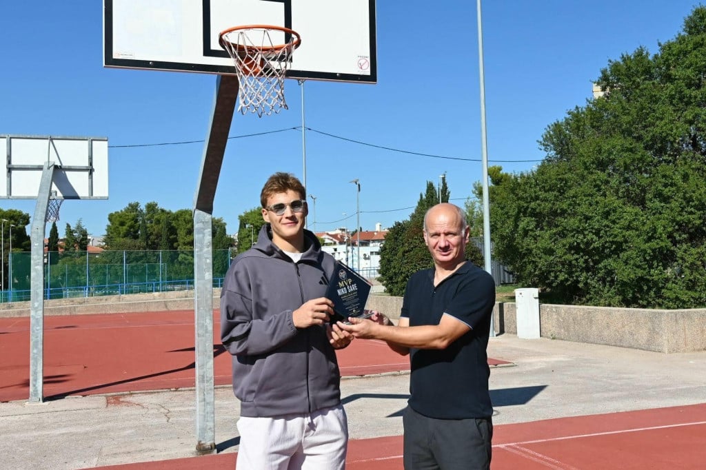 <p>Niko &Scaron;are i Branko Tabak</p>