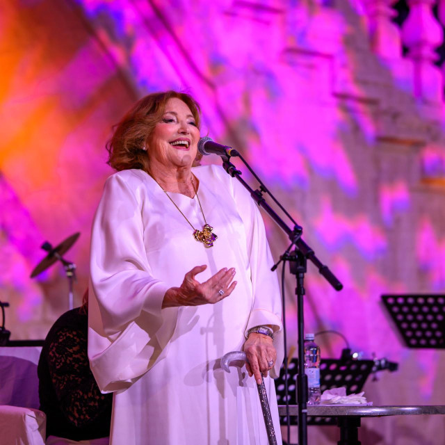 <p>Tereza Kesovija</p>