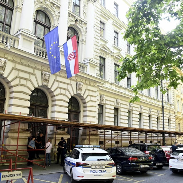 <p>Zbog dojave o bombi evakuirana je zgrada Županijskog suda&nbsp;u Zagrebu&nbsp;</p>