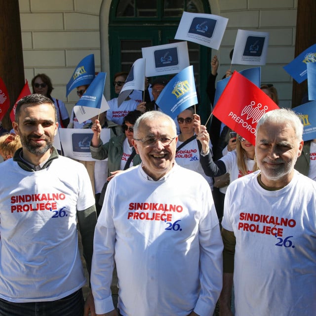 <p>Čelnici obrazovnih sindikata&nbsp;poslali su poruke vezano uz skora&scaron;nji početak pregovora s Vladom o osnovici plaće, materijalnim pravima i indeksaciji plaća za 250.000 zaposlenih u javnim službama</p>