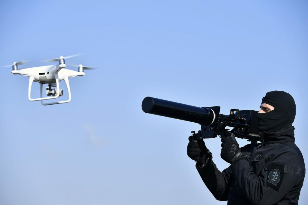 <p><br>
Pu&scaron;ka za dronove kojom se koristi specijalna policija</p>