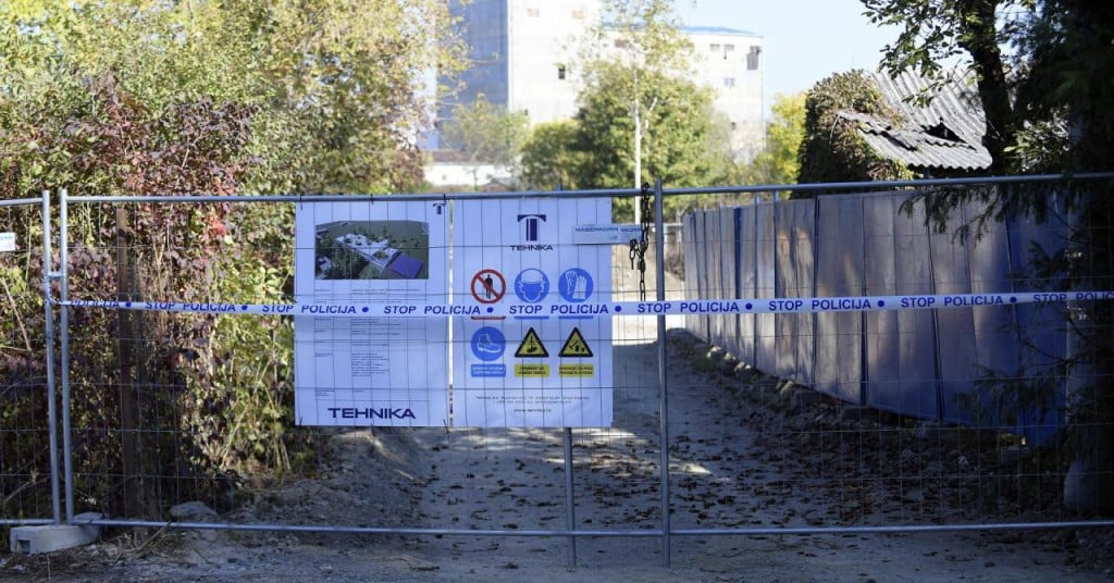 <p>Policija je zatvorila gradili&scaron;te</p>