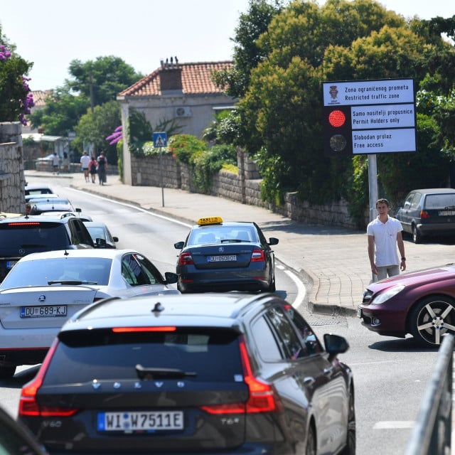 <p>Od 1. travnja do 30. rujna 2026. godine evidentirano je 1.853.123 ulazaka vozila u Zonu</p>