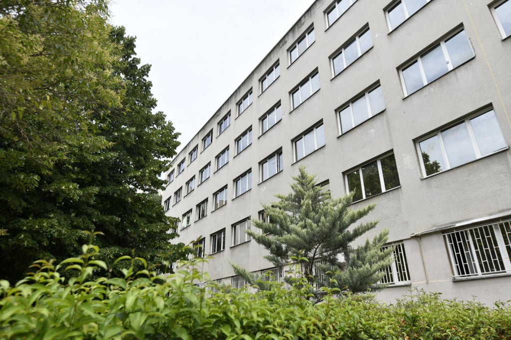 <p>Srednjo&scaron;kolski đački&nbsp;dom na zadarskoj Lipotici</p>
