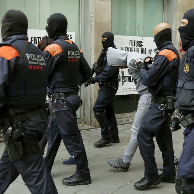 <p>&nbsp;Gotovo 50 osumnjičenih uhićeno je u međunarodnoj Europolovoj operaciji usmjerenoj na mrežu za krijumčarenje droge&nbsp; (ilustracija)&nbsp;</p>