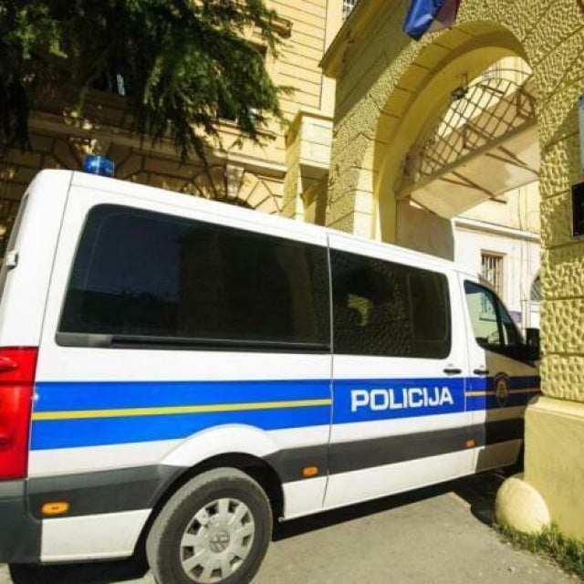 <p>75 godi&scaron;njak je predan pritvorskom nadzorniku</p>