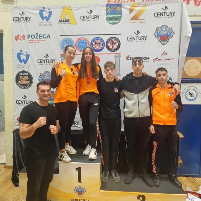 <p>Mladi borci &scaron;ibenskog Kick Boks kluba Dalmatino u Bjelovaru</p>