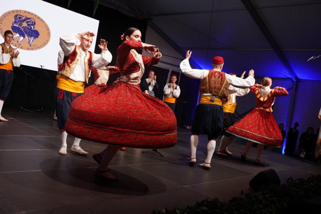 <p>U Prodvorju je održana međunarodna smotra folklora &rdquo;Đe tradicija živi&rdquo;</p>