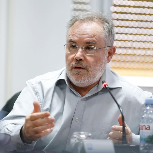 <p>Dalibor Lovrić</p>
