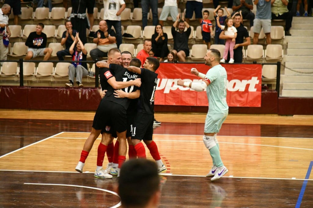 <p>MNK Square Dubrovnik osvojio je vrijedan bod na gostovanju kod Hajduka u Splitu, odigrav&scaron;i 3:3 u susretu trećeg kola SuperSport HMNL</p>