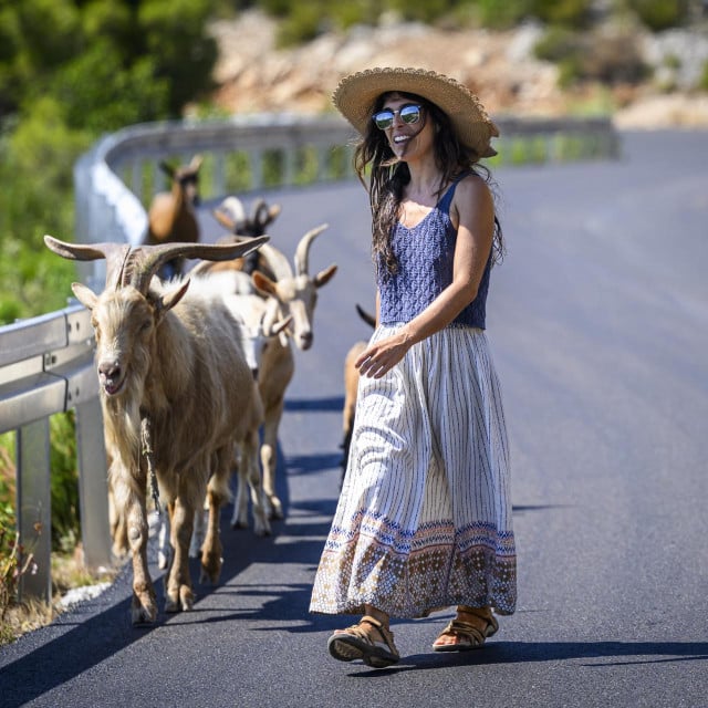 29776932