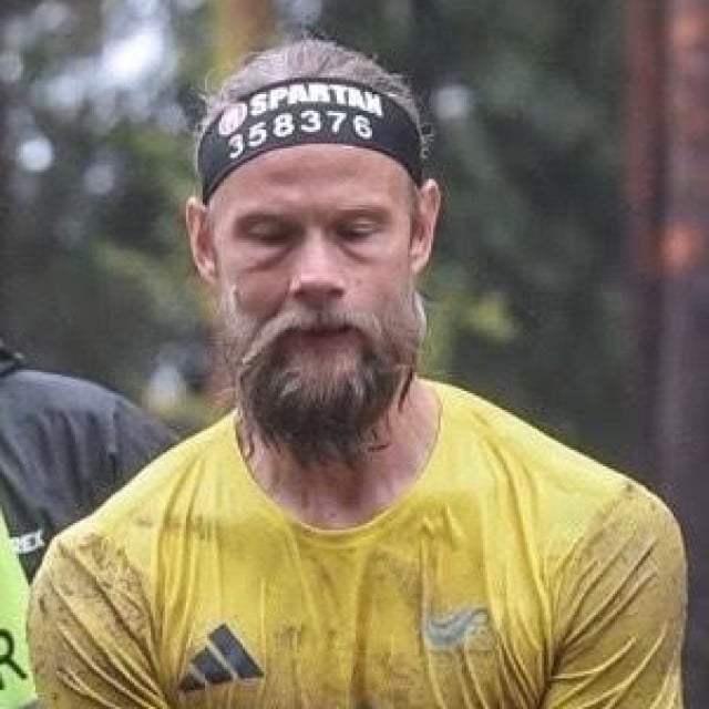 <p>Hans L&ouml;fdah nakon spartanske utrke</p>