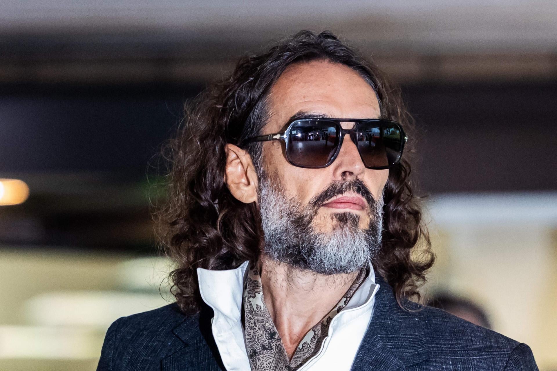 Russell Brand pred sudom zbog optužbi šest žena: Tužitelji iznijeli šokantne detalje, komičar sve poriče