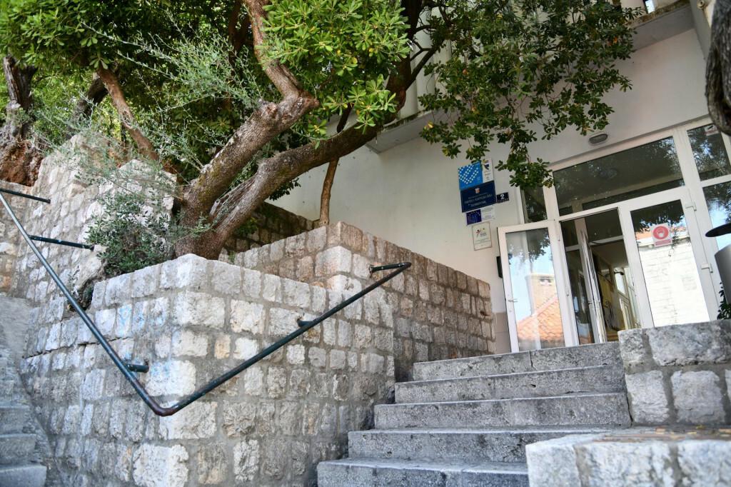 Netko je profesoricama TUŠ-a ključem izgrebao automobile, ogorčene su: ‘Na piku su posebno novija vozila...‘