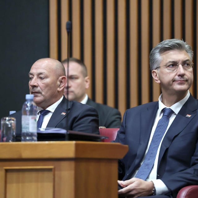 <p>Plenkoviću izleti da baca biserje pred svinje i to je stra&scaron;no. Nastala je velika priča s mucicama, a ovo je 10 puta gore, smatra Žarko Puhovski&nbsp;<br>
&nbsp;</p>