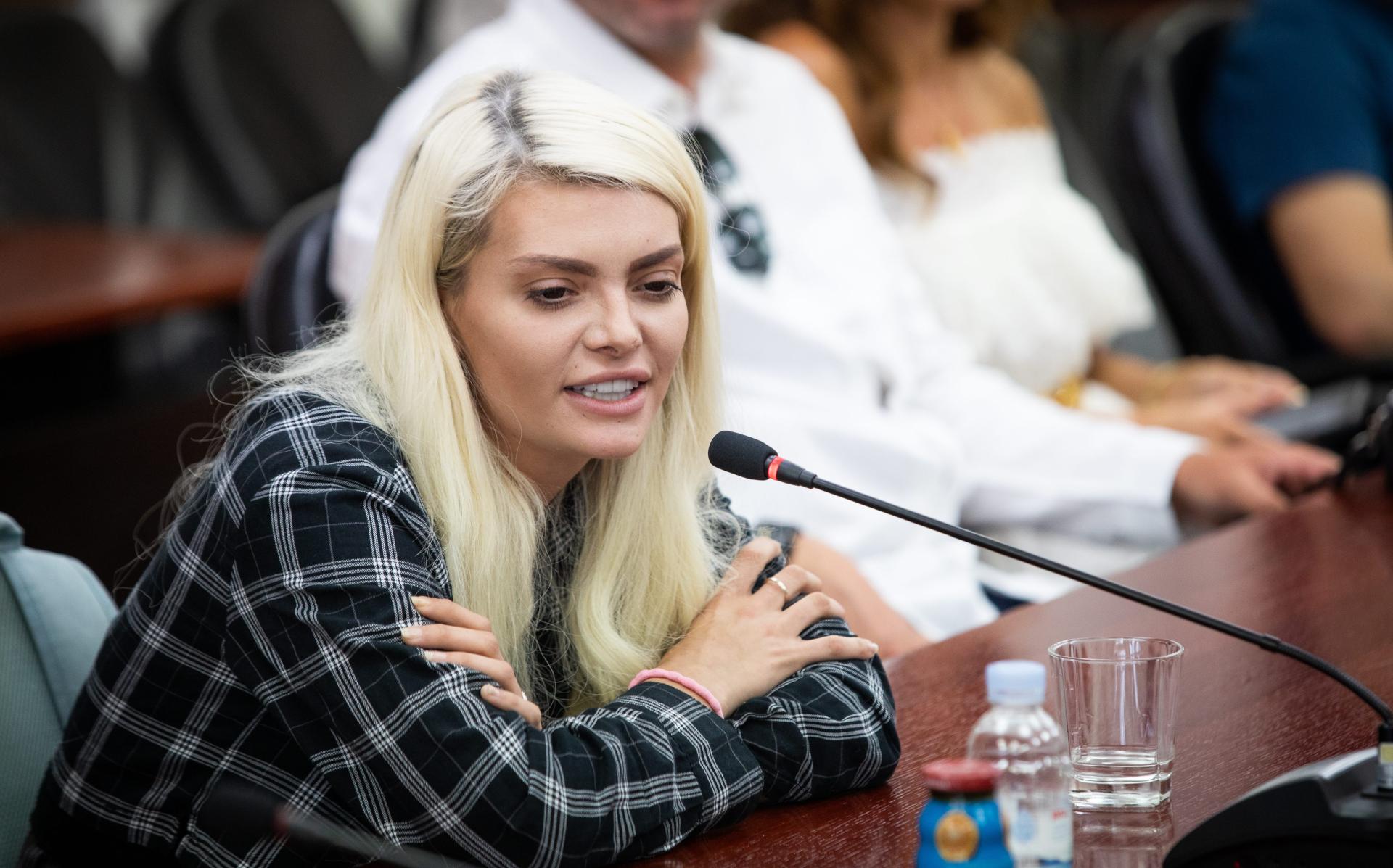 Ella Dvornik zbog bolesti prekinula televizijsku avanturu, a lavina komentara je krenula: ‘To je bilo za očekivati!‘