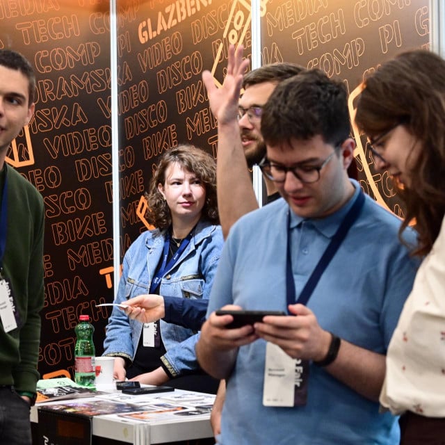 <p>Zagreb, 130526.<br>
Mozaik Event Centar.<br>
Fakultet elektrotehnike i racunarstva (FER), Savez studenata FER-a (SS FER) i Klub studenata elektrotehnike (KSET) organizirali su 19. Job Fair, najveci sajam poslova u Hrvatskoj na kojem sudjeluje preko 100 vrhunskih tehnoloskih poduzeca.<br>