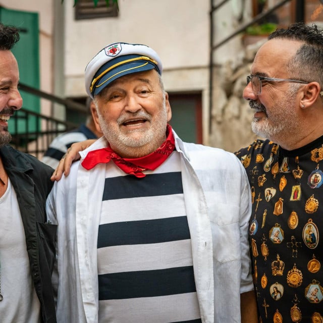 <p>Mirko Cetinski sa sinovima Matteom i Tonyjem u Rovinju 2023.</p>