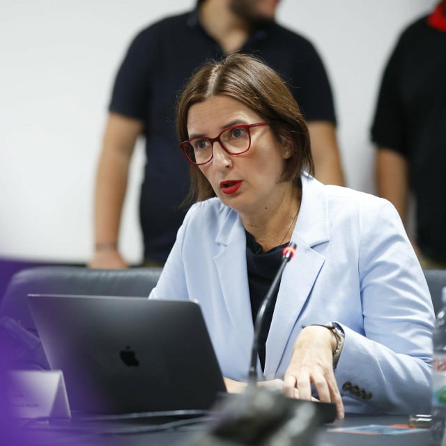 <p>&nbsp; Marijana Puljak:&nbsp; Hajduk je klub ponosne povijesti. Ne dopustimo da nam tu povijest i taj ponos otimaju oni koji slave najmračnije ideologije čovječanstva</p>