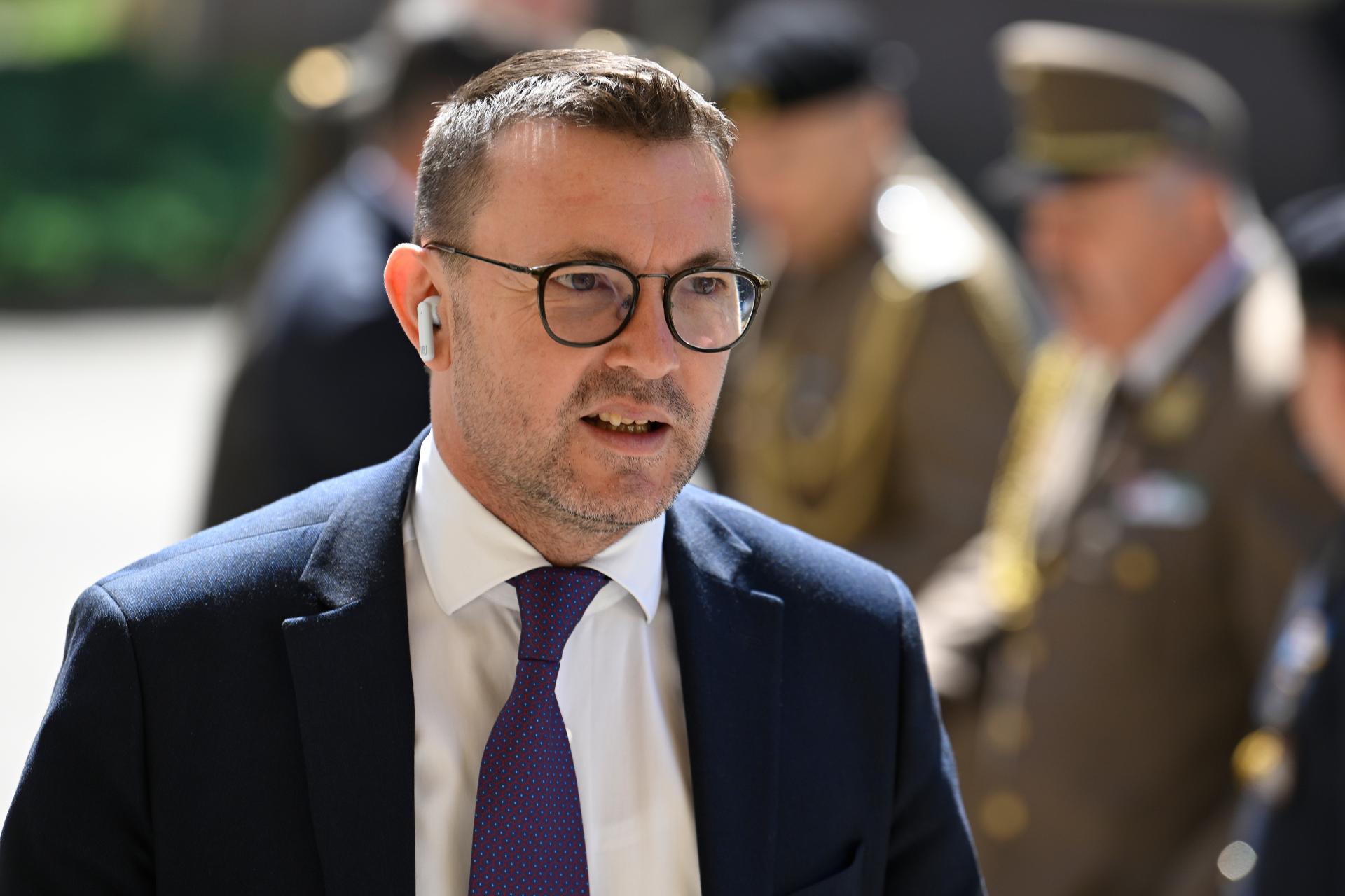 Bauk: Licemjerno je osuđivati klince koji viču ‘Adolfe, ustani!‘, a ne i Skeju koji se dere ‘Za dom spremni!‘