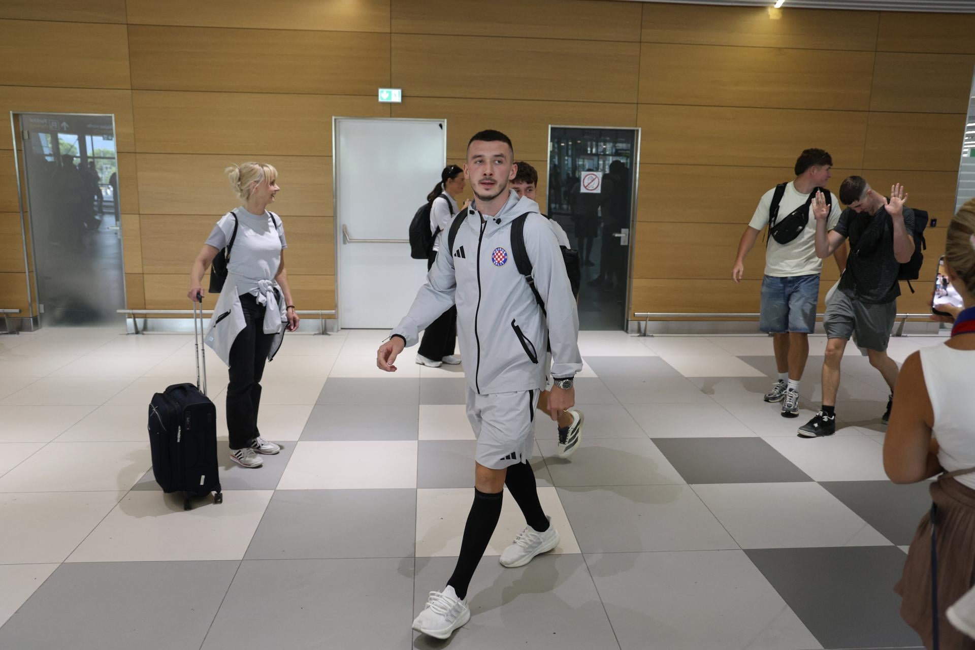 VIDEO Prvi put na Poljudu: pouzdani stoper Bijelih se pohvalio nakon susreta s Ajaxom, a ona je bila u sigurnim rukama